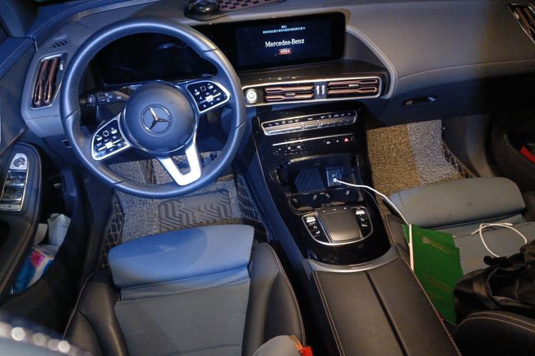 Used Mercedes-Benz EQC 2022 EQC 350 4MATIC Special Edition Center Console