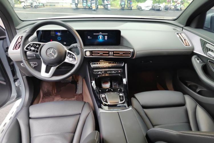 Used Mercedes-Benz EQC 2022 EQC 400 4MATIC Center Console