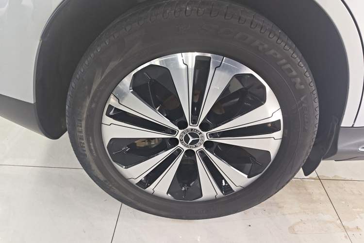 Used Mercedes-Benz EQC 2022-Year Restyled EQC 350 4MATIC Exterior 5
