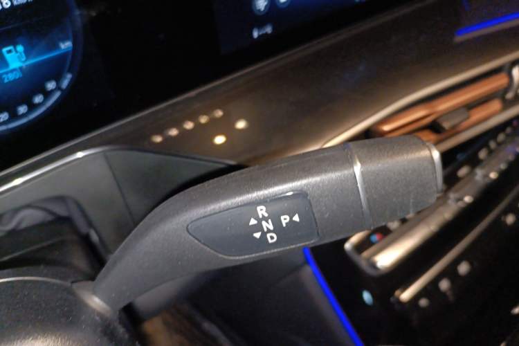 Used Mercedes-Benz EQC 2022 EQC 350 4MATIC Special Edition Gear Lever