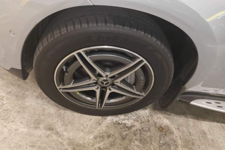 Used Mercedes-Benz EQC 2022 EQC 400 4MATIC Left Front Wheel Hub