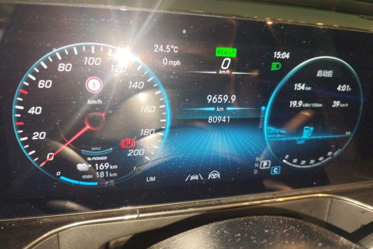 Used Mercedes-Benz EQC 2022 Facelift EQC 400 4MATIC Odometer Close Up