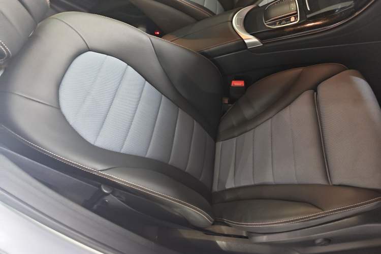 Used Mercedes-Benz EQC 2022-Year Restyled EQC 350 4MATIC Right Front Seat