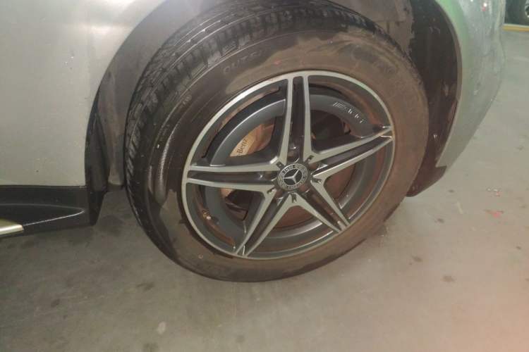 Used Mercedes-Benz EQC 2022 Facelift EQC 400 4MATIC Right Front Wheel Hub