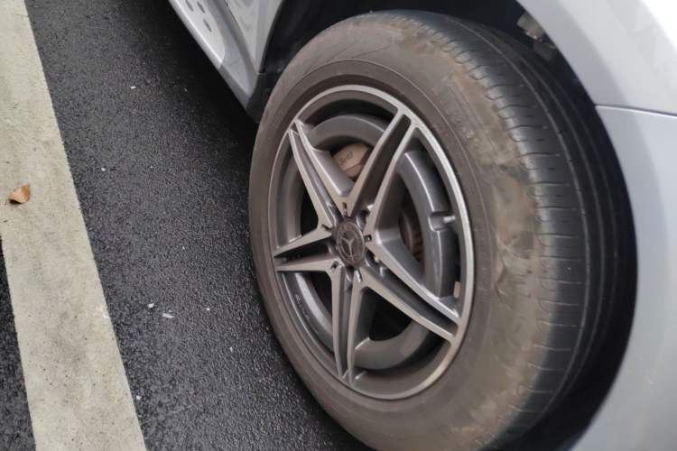 Used Mercedes-Benz EQC 2022 EQC 400 4MATIC Right Front Wheel Hub