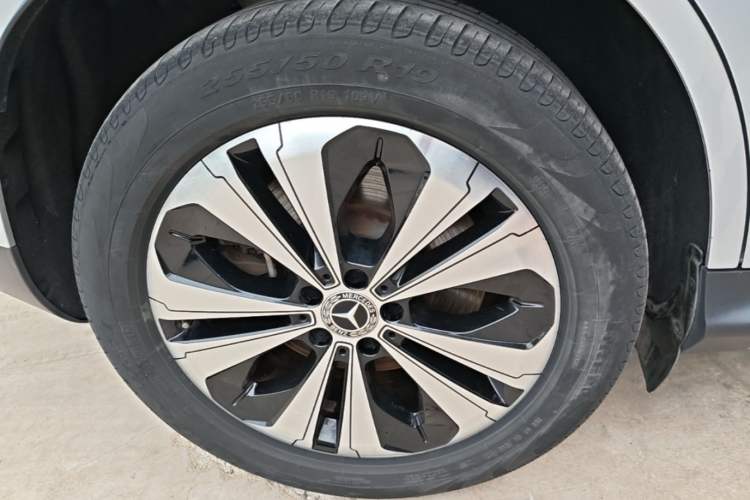 Used Mercedes-Benz EQC 2022-Year Restyled EQC 350 4MATIC Right Rear Wheel Hub