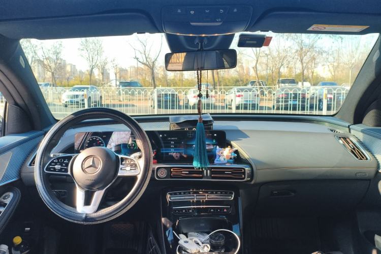 Used Mercedes-Benz EQC 2022 EQC 350 4MATIC Center Console