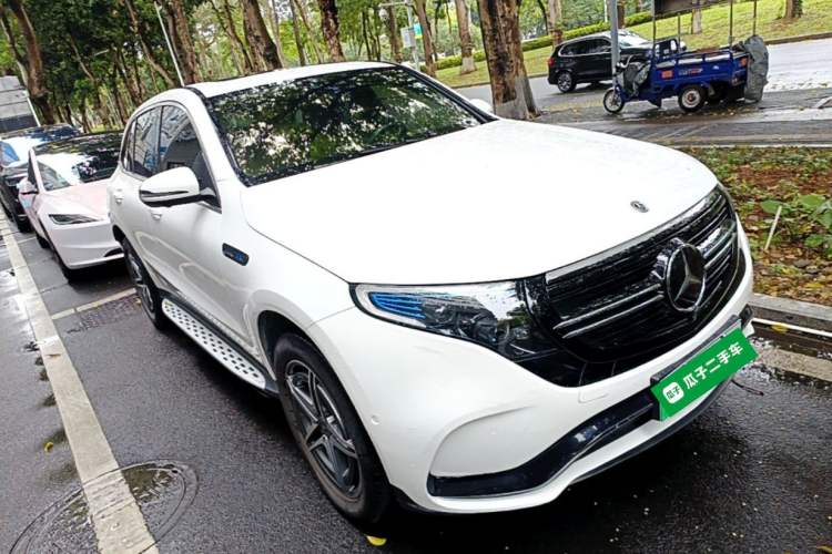 Used Mercedes-Benz EQC 2022 EQC 400 4MATIC Front Right 45 Deg
