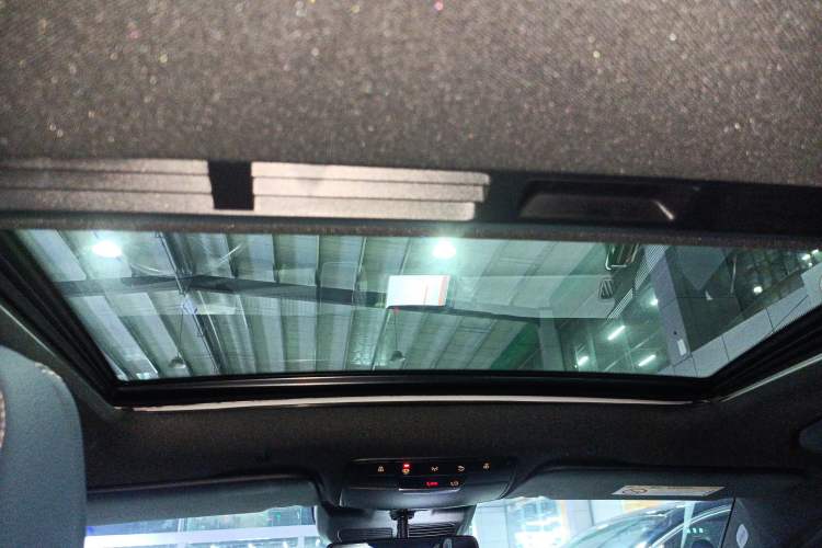 Used Mercedes-Benz EQC 2022 Facelift EQC 400 4MATIC Headliner