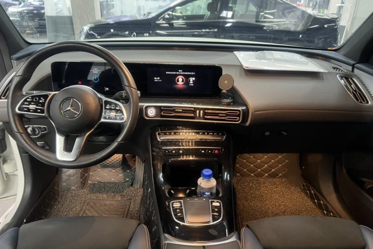 Used Mercedes-Benz EQC 2022 Facelift EQC 400 4MATIC Interior 1