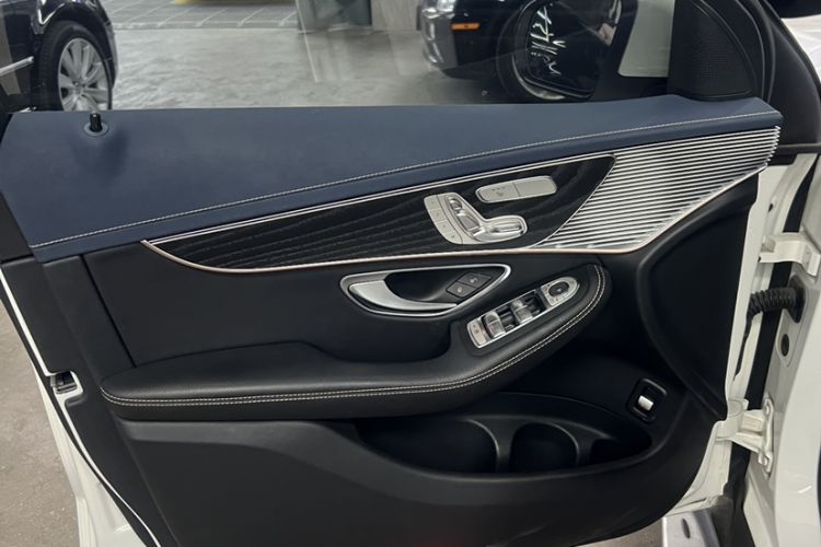 Used Mercedes-Benz EQC 2022 Facelift EQC 400 4MATIC Interior 9