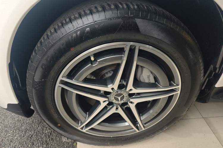 Used Mercedes-Benz EQC 2022 EQC 400 4MATIC Left Front Wheel Hub