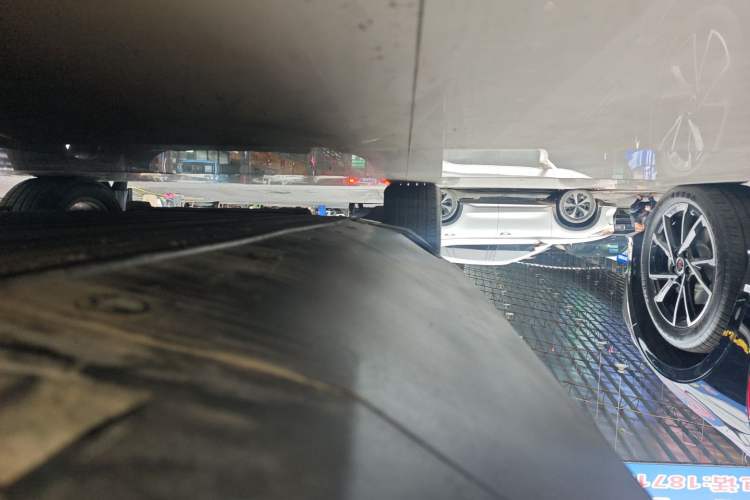 Used Mercedes-Benz EQC 2022 EQC 400 4MATIC Left Side Sill