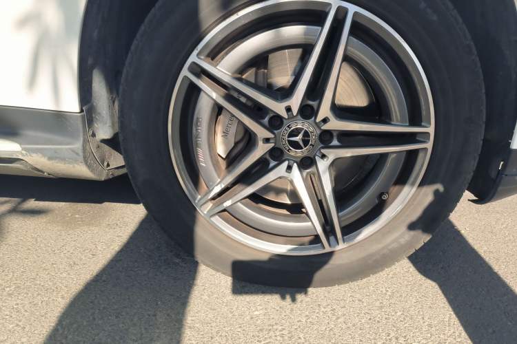 Used Mercedes-Benz EQC 2022 EQC 400 4MATIC Right Front Wheel Hub
