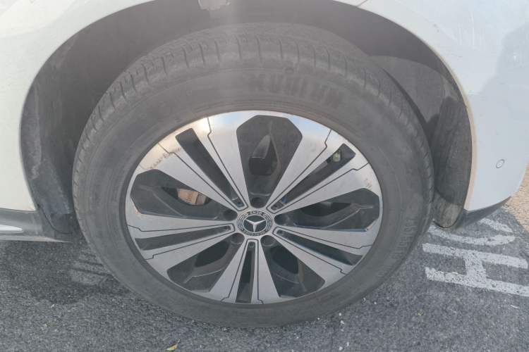 Used Mercedes-Benz EQC 2022 EQC 350 4MATIC Right Front Wheel Hub