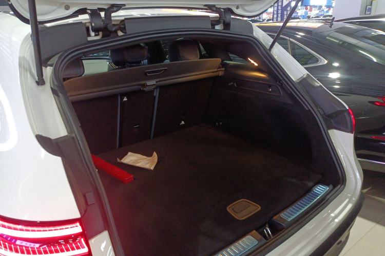 Used Mercedes-Benz EQC 2022 Facelift EQC 400 4MATIC Trunk