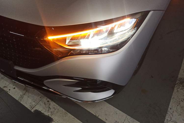 Used Mercedes-Benz EQE 2025 500 4MATIC Luxury Edition Left Front Headlight