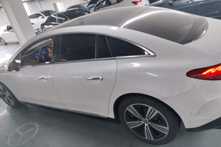 Used Mercedes-Benz EQE 2022 350 Luxury Edition Exterior 3