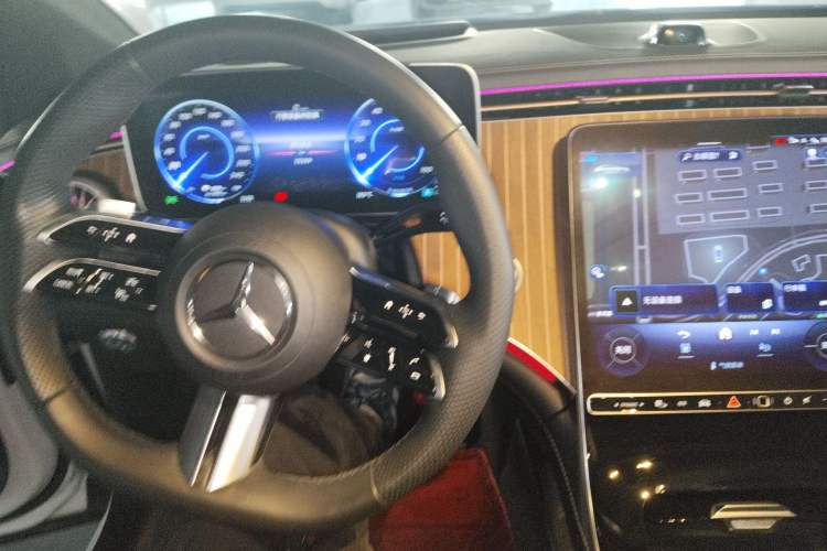 Used Mercedes-Benz EQE 2022 350 Luxury Edition Interior 2