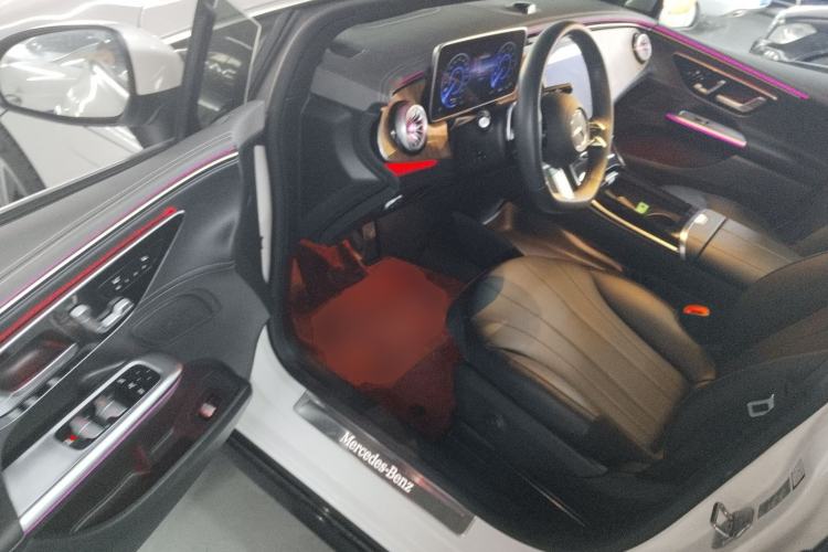 Used Mercedes-Benz EQE 2022 350 Luxury Edition Interior 3