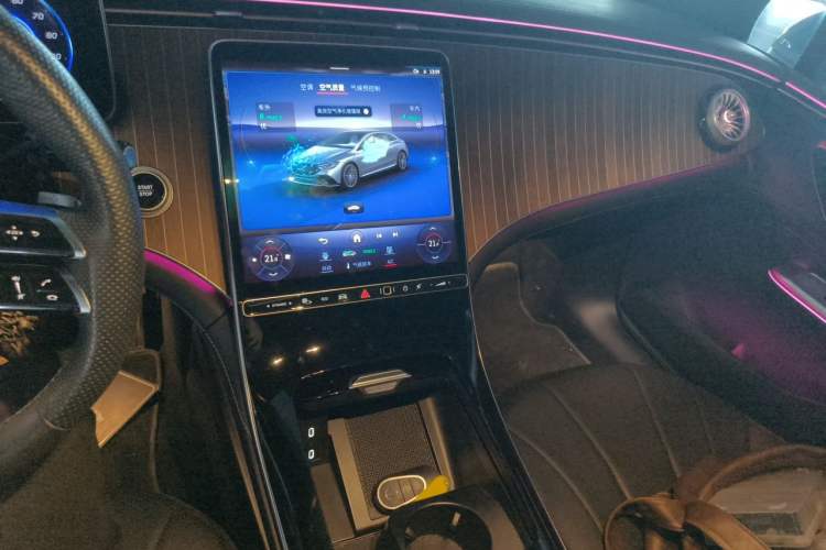 Used Mercedes-Benz EQE 2022 350 Luxury Edition Audio And AC Panel