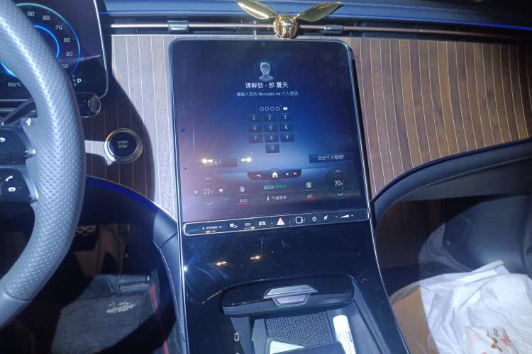 Used Mercedes-Benz EQE 2022 350 Pioneer Edition Audio And AC Panel