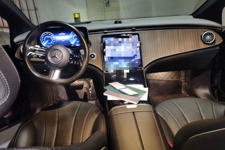 Used Mercedes-Benz EQE 2022 350 Luxury Edition Center Console