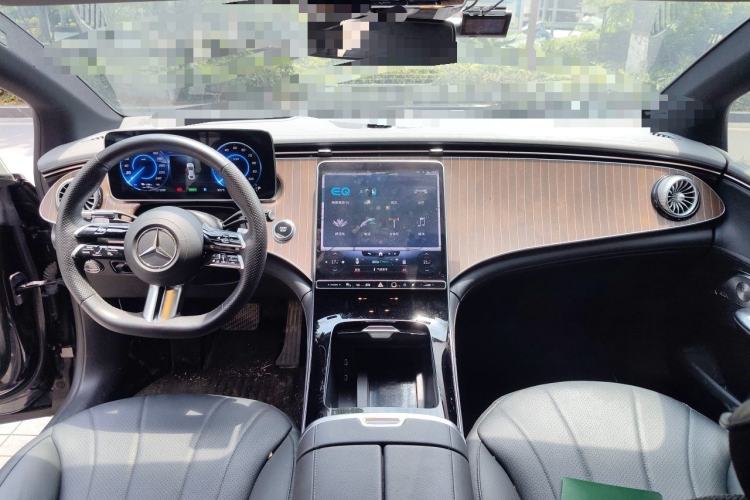 Used Mercedes-Benz EQE 2022 350 Luxury Edition Center Console
