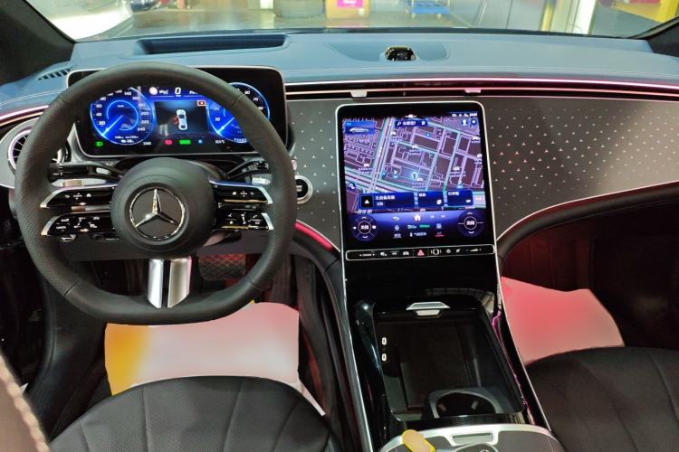 Used Mercedes-Benz EQE 2022 350 First Edition Special Version Center Console