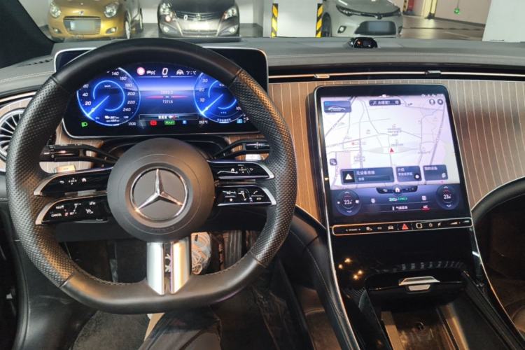 Used Mercedes-Benz EQE 2022 350 Luxury Edition Center Console