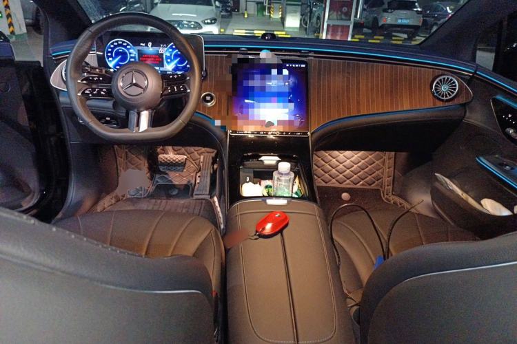 Used Mercedes-Benz EQE 2022 350 Pioneer Edition Center Console