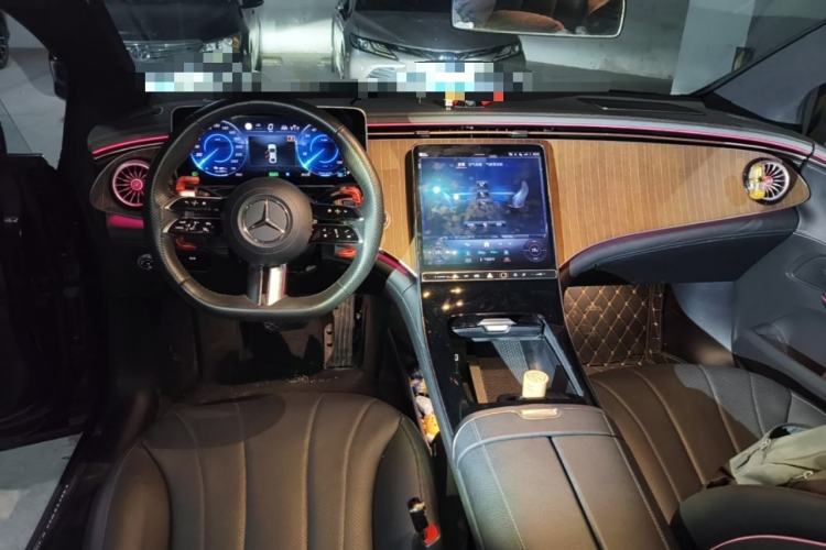 Used Mercedes-Benz EQE 2022 350 Luxury Edition Center Console