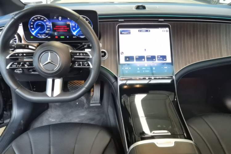 Used Mercedes-Benz EQE 2022 350 Pioneer Edition Center Console