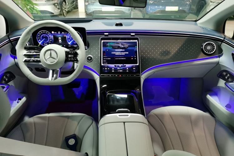 Used Mercedes-Benz EQE 2022 350 Luxury Edition Center Console