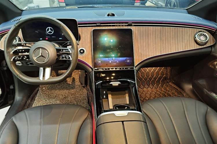 Used Mercedes-Benz EQE 2022 350 Pioneer Edition Center Console