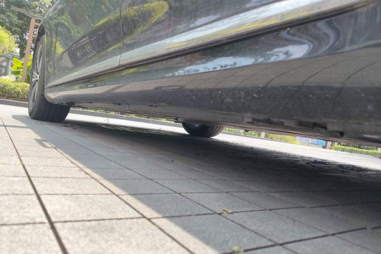 Used Mercedes-Benz EQE 2022 350 Luxury Edition Chassis Rear Left