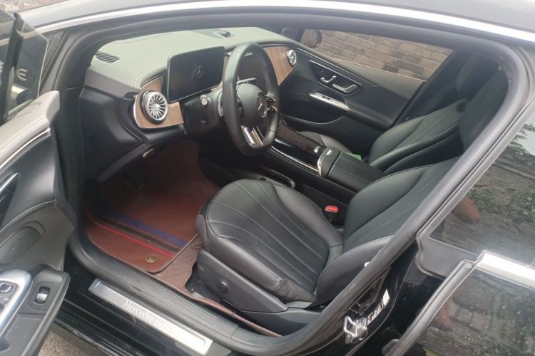 Used Mercedes-Benz EQE 2022 350 Luxury Edition Driver Seat