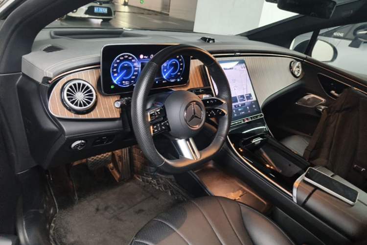 Used Mercedes-Benz EQE 2022 350 Luxury Edition Driver Seat
