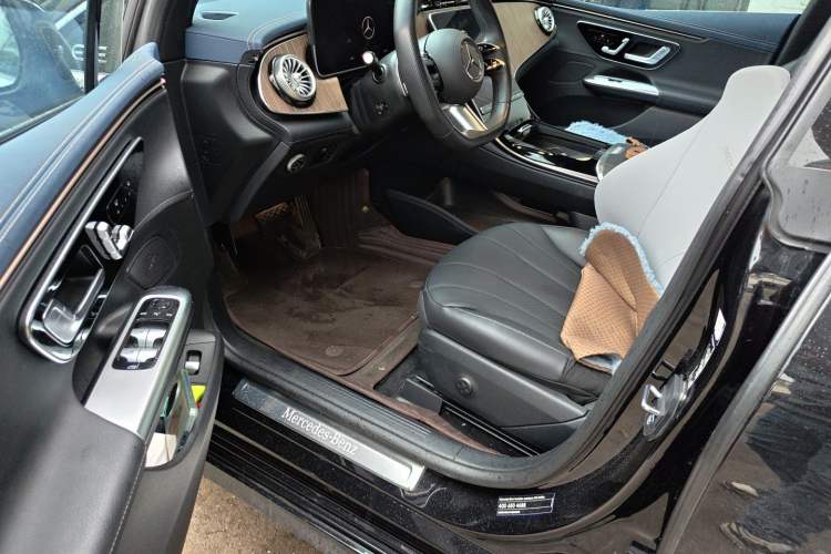 Used Mercedes-Benz EQE 2022 350 Pioneer Edition Driver Seat