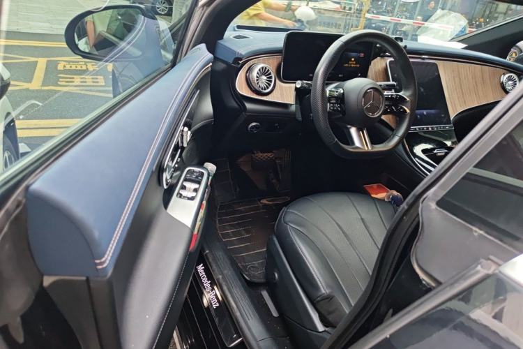 Used Mercedes-Benz EQE 2022 350 Luxury Edition Driver Seat