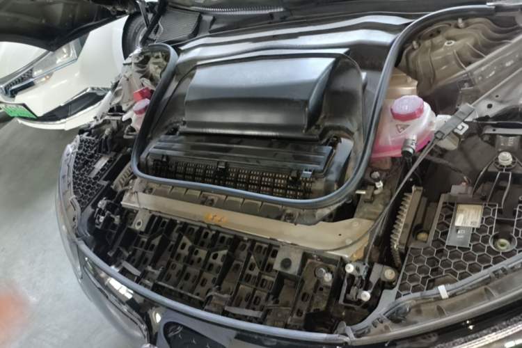 Used Mercedes-Benz EQE 2022 350 First Edition Special Version Engine Bay