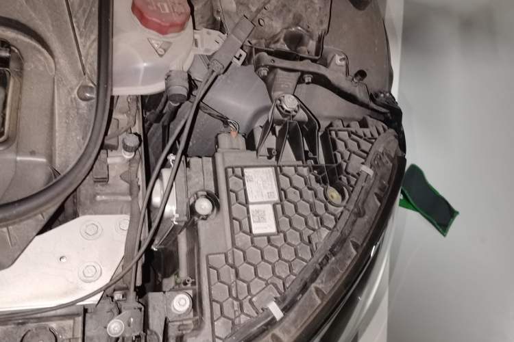 Used Mercedes-Benz EQE 2022 350 Luxury Edition Engine Bay Left