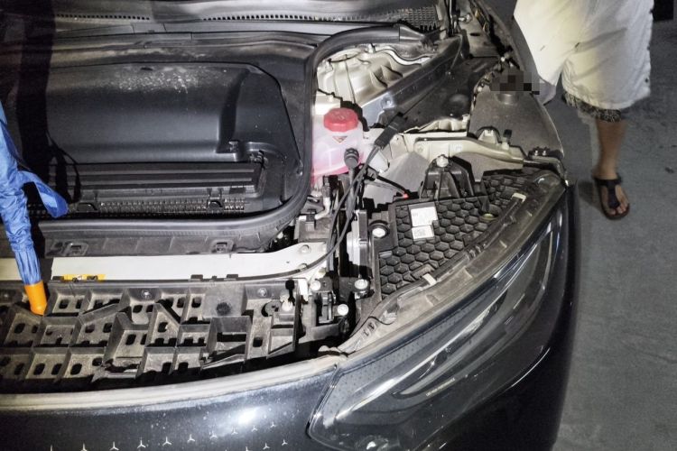 Used Mercedes-Benz EQE 2022 350 Luxury Edition Engine Bay Left