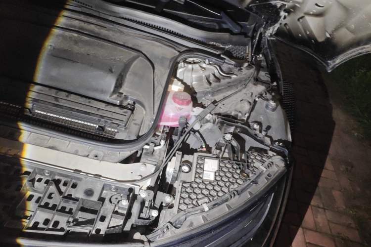 Used Mercedes-Benz EQE 2022 350 Luxury Edition Engine Bay Left