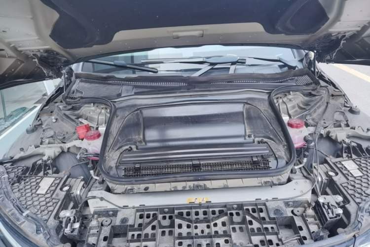 Used Mercedes-Benz EQE 2022 350 Luxury Edition Engine Bay