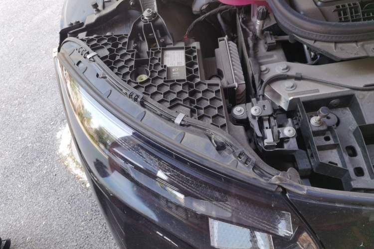 Used Mercedes-Benz EQE 2022 350 First Edition Special Version Engine Bay Right