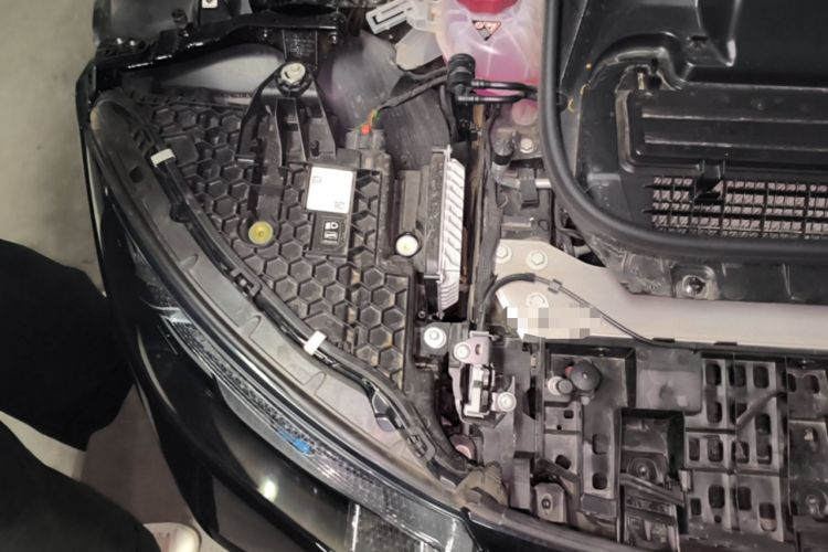 Used Mercedes-Benz EQE 2022 350 First Edition Special Version Engine Bay Right