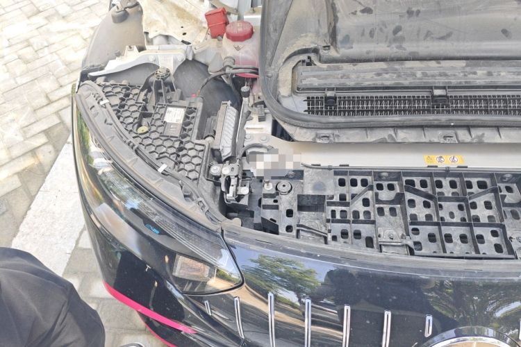 Used Mercedes-Benz EQE 2022 350 First Edition Special Version Engine Bay Right