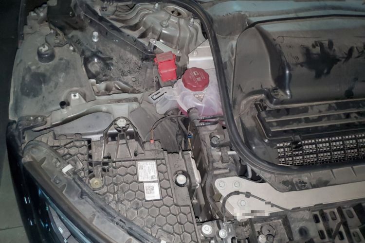 Used Mercedes-Benz EQE 2022 350 Luxury Edition Engine Bay Right