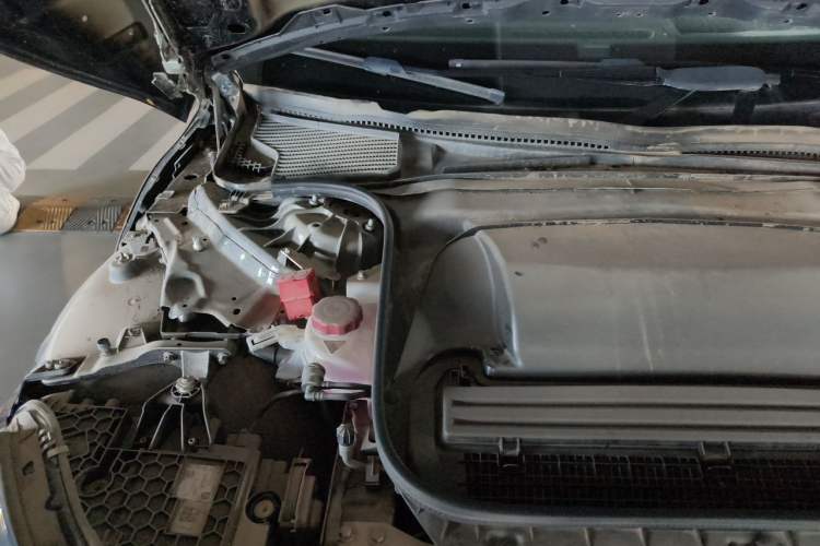 Used Mercedes-Benz EQE 2022 350 Luxury Edition Engine Bay Right